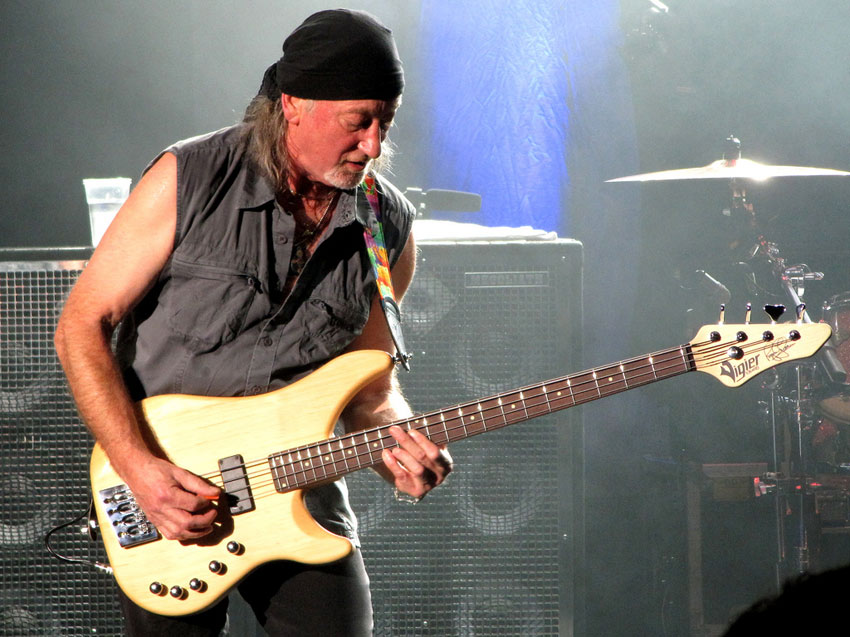 Deep Purple live in  Hammersmith 2009